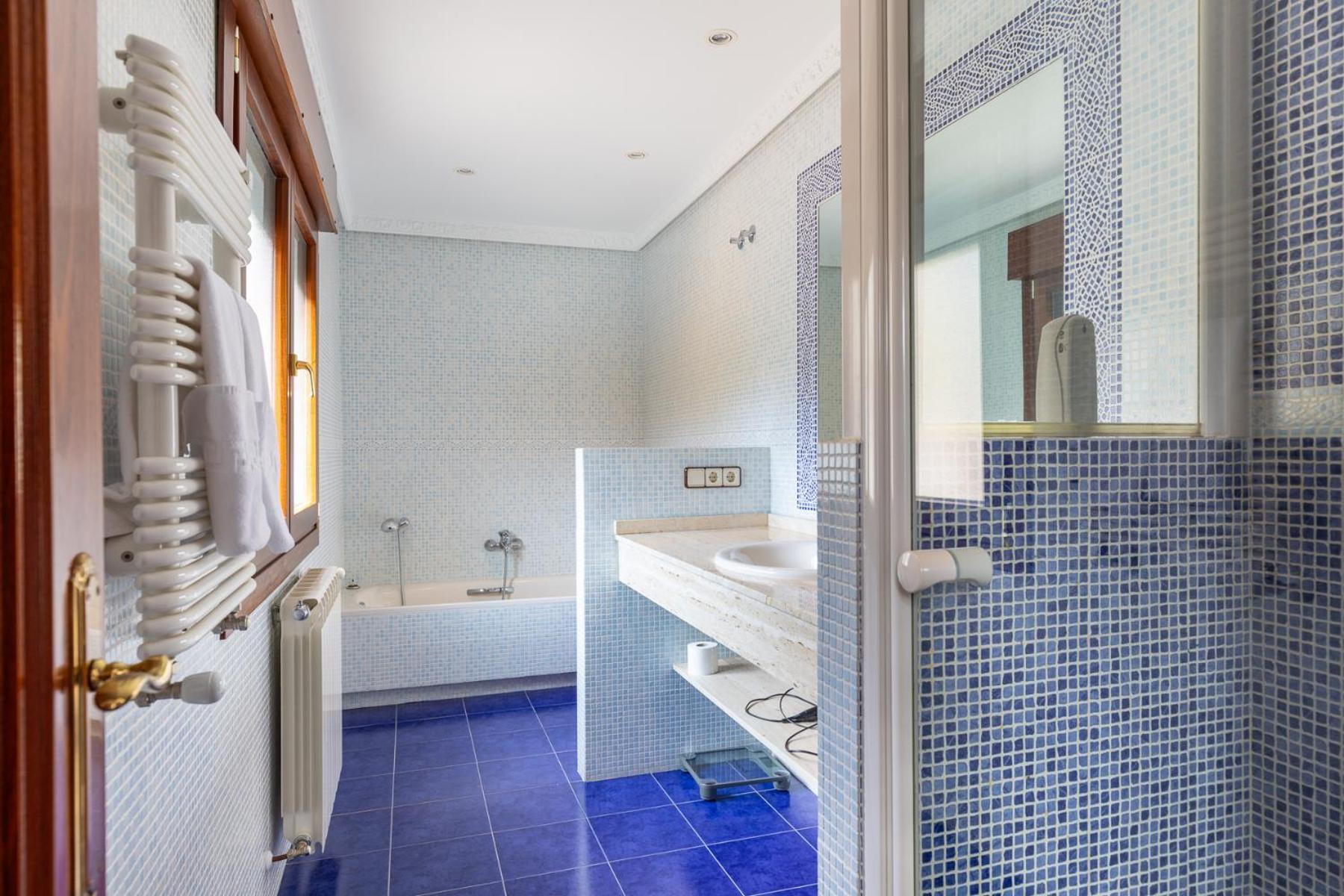 Вилла Mansion Con Jacuzzi A 40 Grados, Gran Piscina Y Padel Эль-Тьембло Экстерьер фото