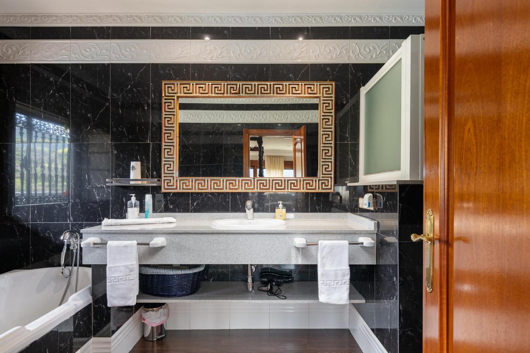 Вилла Mansion Con Jacuzzi A 40 Grados, Gran Piscina Y Padel Эль-Тьембло Экстерьер фото